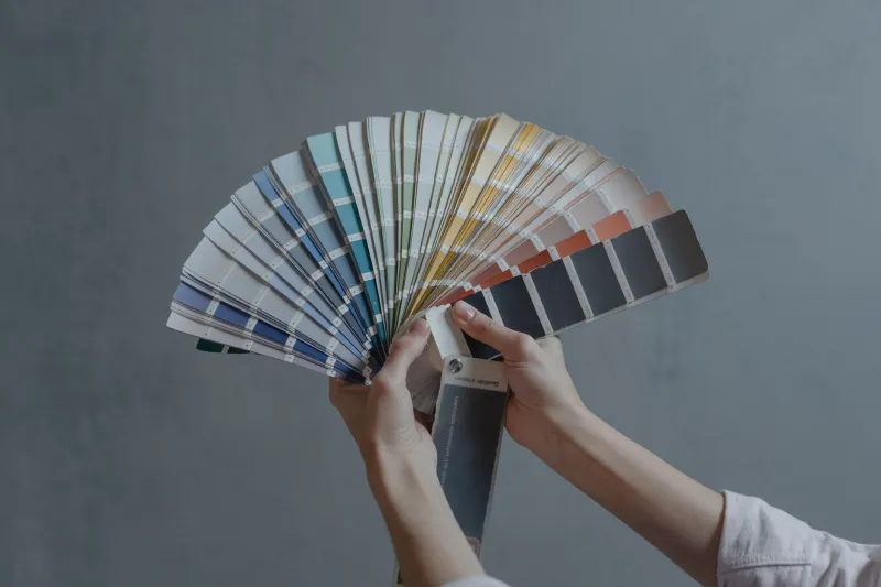The Palette Precedes the Mark: Building Recognition One Hue at a Time